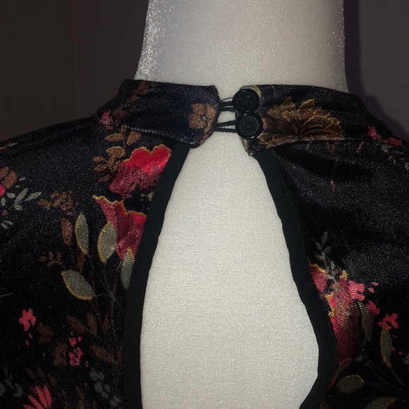 Velvet Choker Dress - Picture 4 of 4